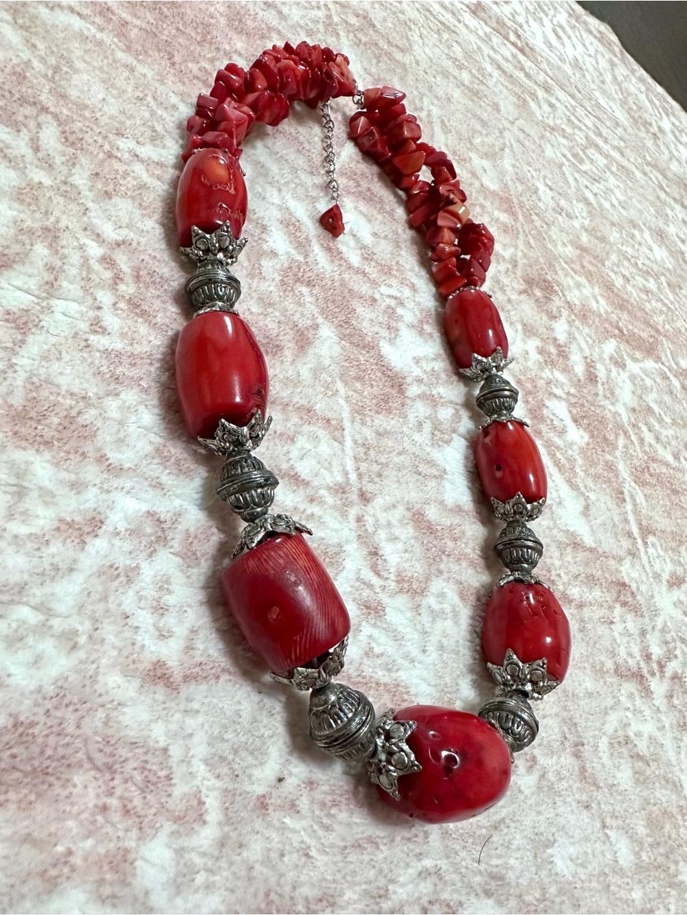 Genuine Coral 🌹 Beaded Necklace - Picture 3 of 9